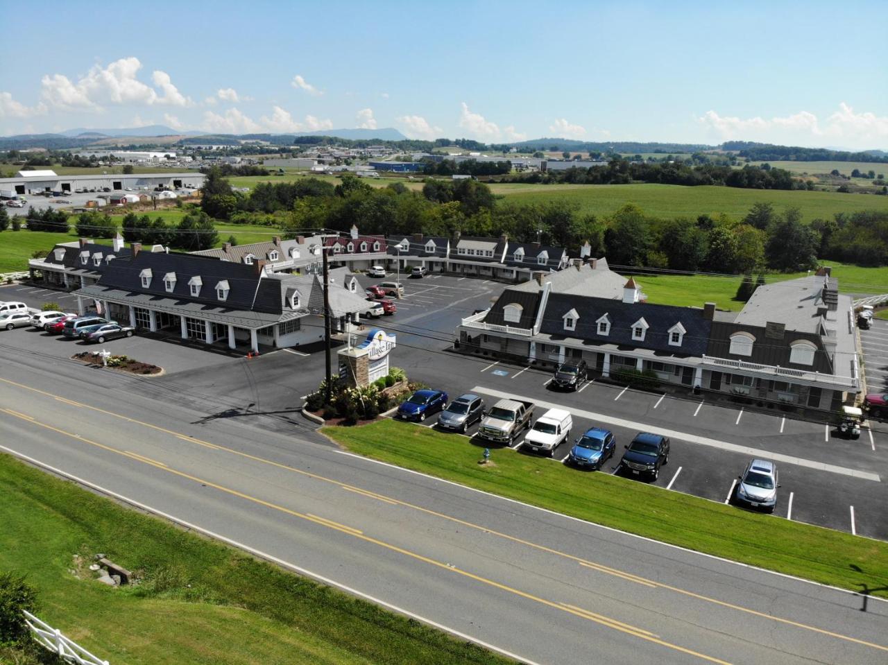 The Village Inn Harrisonburg Exteriör bild